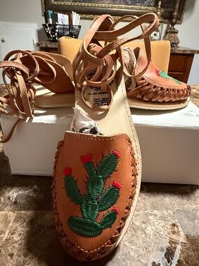 Hand-Embroidered Tan Leather Women’s Lace-Up Sandals with Green Cactus Accent